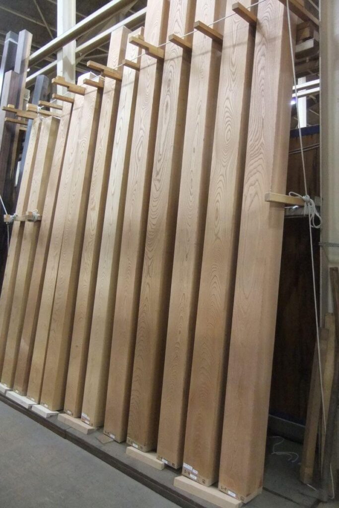 欅（ケヤキ）床柱